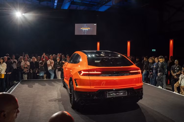 Cận cảnh siêu SUV Lamborghini Urus S bạc tỷ đầu tiên ở Đà Nẵng - Hình 5 Can canh sieu SUV Lamborghini Urus S bac ty dau tien o Da Nang-Hinh-5