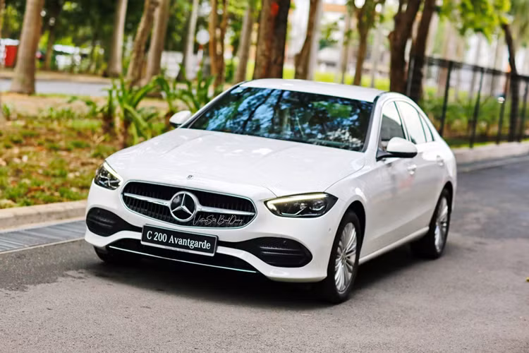 Mercedes-Benz Việt Nam nâng cấp C-Class 2025, từ 1,599 tỷ đồng - Hình 5 Mercedes-Benz Viet Nam nang cap C-Class 2025, tu 1,599 ty dong-Hinh-5