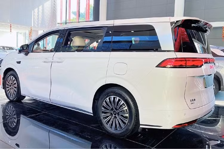 BYD Xia 2025 sang chảnh như Toyota Alphard chưa đến 1 tỷ đồng - Hình 5 BYD Xia 2025 sang chanh nhu Toyota Alphard chua den 1 ty dong-Hinh-5