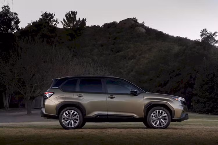 Subaru Forester 2025 từ 736 triệu, an toàn hơn với túi khí ngoài - Hình 15 Subaru Forester 2025 tu 736 trieu, an toan hon voi tui khi ngoai-Hinh-15