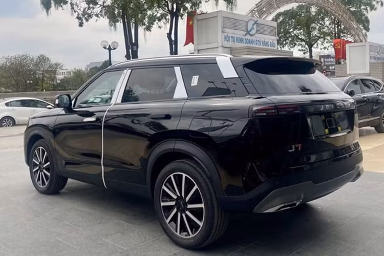 Jaecoo J7 PHEV tại Việt Nam bất ngờ giảm tới 90 triệu đồng - Hình 6 Jaecoo J7 PHEV tai Viet Nam bat ngo giam toi 90 trieu dong-Hinh-6