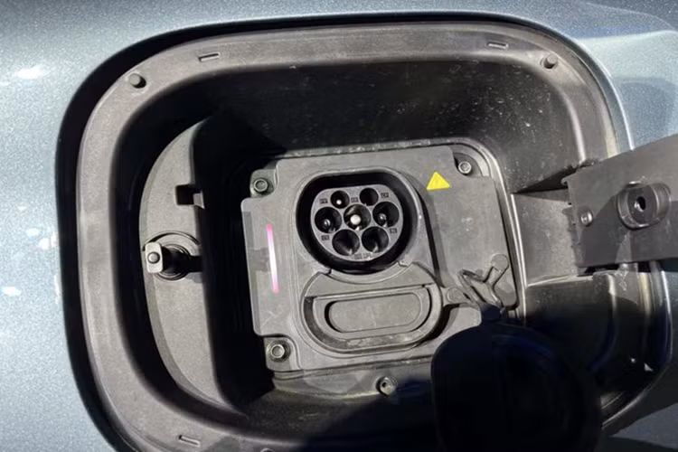 Jaecoo J7 PHEV tại Việt Nam bất ngờ giảm tới 90 triệu đồng - Hình 5 Jaecoo J7 PHEV tai Viet Nam bat ngo giam toi 90 trieu dong-Hinh-5