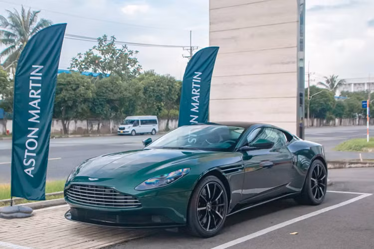 Aston Martin DB11 vừa ra biển khủng, đại gia Việt rao bán 13 tỷ - Hình 8 Aston Martin DB11 vua ra bien khung, dai gia Viet rao ban 13 ty-Hinh-8