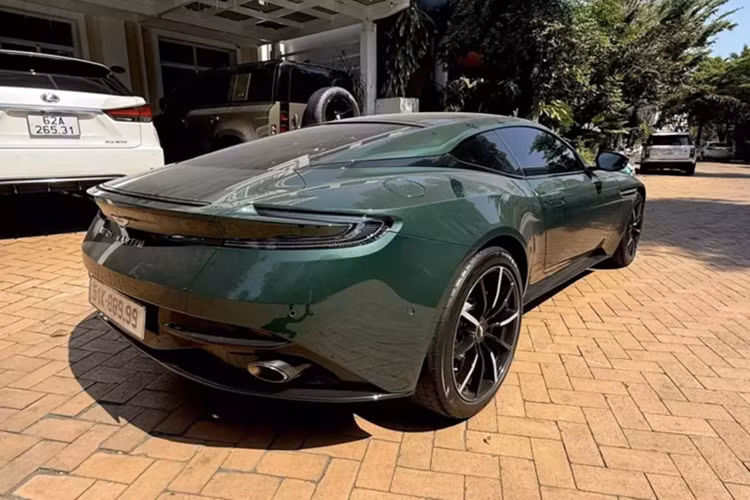 Aston Martin DB11 vừa ra biển khủng, đại gia Việt rao bán 13 tỷ - Hình 5 Aston Martin DB11 vua ra bien khung, dai gia Viet rao ban 13 ty-Hinh-5