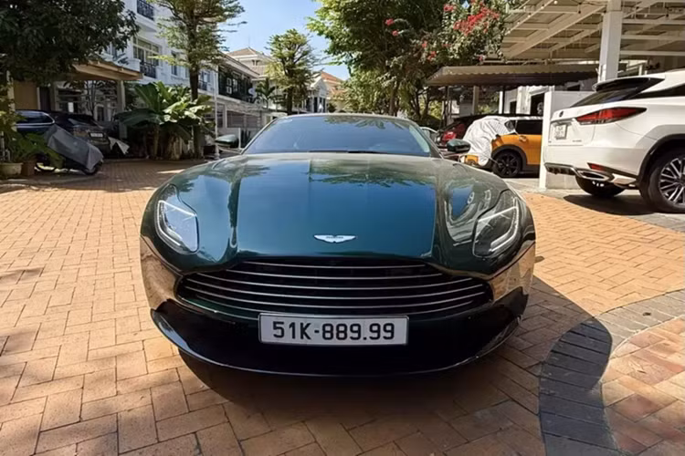 Aston Martin DB11 vừa ra biển khủng, đại gia Việt rao bán 13 tỷ Aston Martin DB11 vua ra bien khung, dai gia Viet rao ban 13 ty