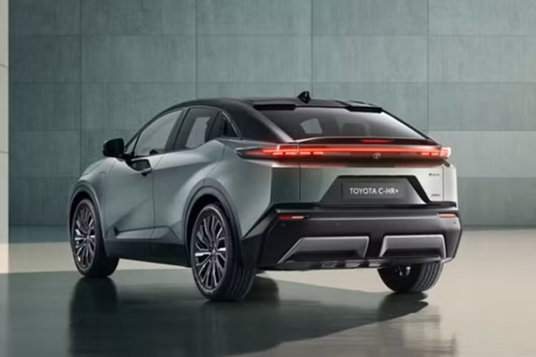 SUV điện Toyota C-HR+ 2025 ra mắt, cùng phân khúc VinFast VF8 - Hình 5 SUV dien Toyota C-HR+ 2025 ra mat, cung phan khuc VinFast VF8-Hinh-5