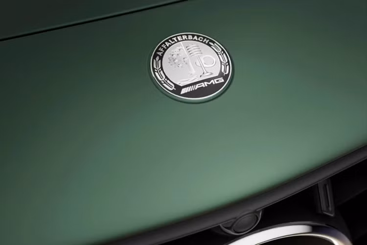 Tận thấy Mercedes-AMG SL63 hơn 12 tỷ đầu tiên về Việt Nam - Hình 5 Tan thay Mercedes-AMG SL63 hon 12 ty dau tien ve Viet Nam-Hinh-5
