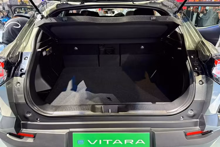 Suzuki e Vitara 2025 chỉ từ 602 triệu đồng có về Việt Nam? - Hình 8 Suzuki e Vitara 2025 chi tu 602 trieu dong co ve Viet Nam?-Hinh-8