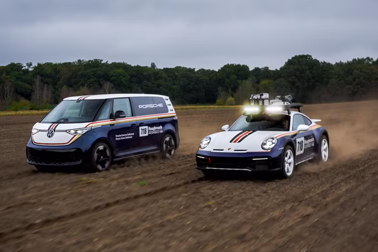 Volkswagen ID. Buzz độc bản sinh ra để phục vụ Porsche 911 Dakar - Hình 9 Volkswagen ID. Buzz doc ban sinh ra de phuc vu Porsche 911 Dakar-Hinh-9