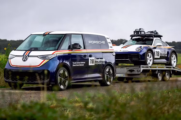 Volkswagen ID. Buzz độc bản sinh ra để phục vụ Porsche 911 Dakar - Hình 2 Volkswagen ID. Buzz doc ban sinh ra de phuc vu Porsche 911 Dakar-Hinh-2