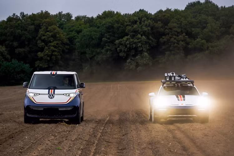 Volkswagen ID. Buzz độc bản sinh ra để phục vụ Porsche 911 Dakar - Hình 4 Volkswagen ID. Buzz doc ban sinh ra de phuc vu Porsche 911 Dakar-Hinh-4
