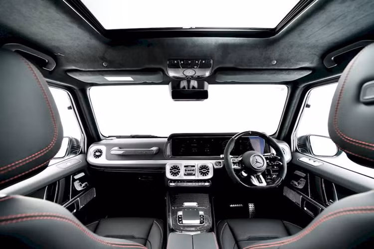 Can canh Mercedes-AMG G63 2025 -