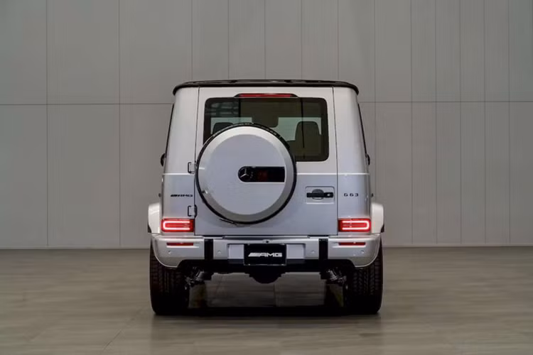 Can canh Mercedes-AMG G63 2025 -