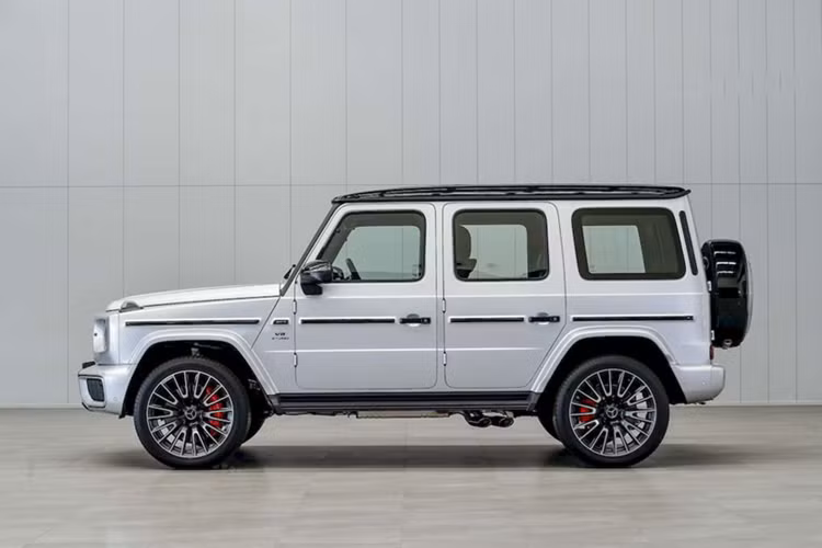 Can canh Mercedes-AMG G63 2025 -