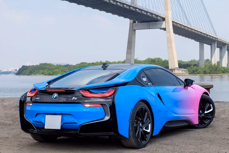 Siêu xe đình đám Việt Nam một thời - BMW i8 "màu hường" lạ mắt - Hình 8 Sieu xe dinh dam Viet Nam mot thoi - BMW i8