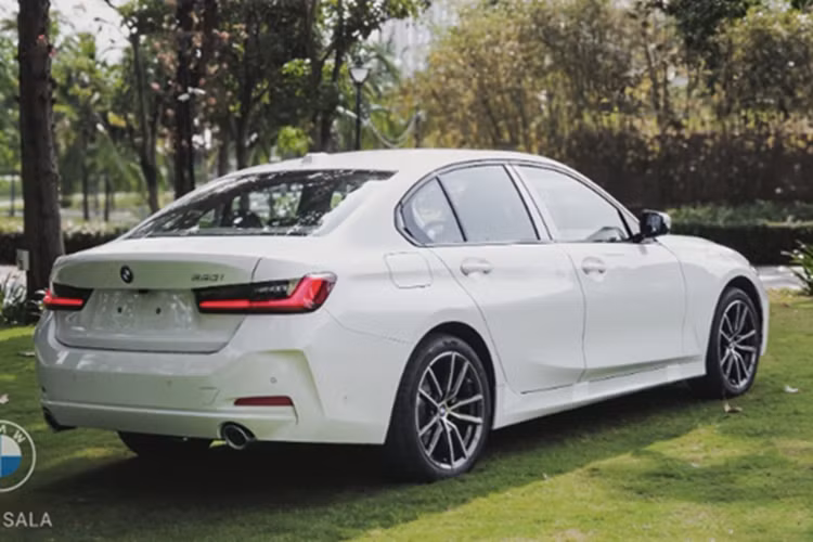 Chi tiết BMW 3 Series 2025 về Việt Nam, từ 1,549 tỷ đồng - Hình 8 Chi tiet BMW 3 Series 2025 ve Viet Nam, tu 1,549 ty dong-Hinh-8