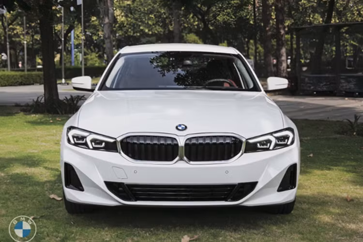 Chi tiết BMW 3 Series 2025 về Việt Nam, từ 1,549 tỷ đồng - Hình 2 Chi tiet BMW 3 Series 2025 ve Viet Nam, tu 1,549 ty dong-Hinh-2
