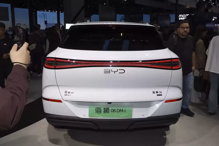BYD Sealion 06 - SUV điện hạng trung như Hyundai, chỉ 560 triệu đồng - Hình 11 BYD Sealion 06 - SUV dien hang trung nhu Hyundai, chi 560 trieu dong-Hinh-11