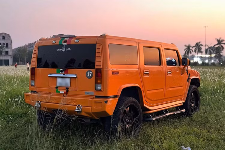 Cụ ông tậu "quái vật" Hummer H2 gần 3 tỷ đồng ở Hà Nội - Hình 6 Cu ong tau