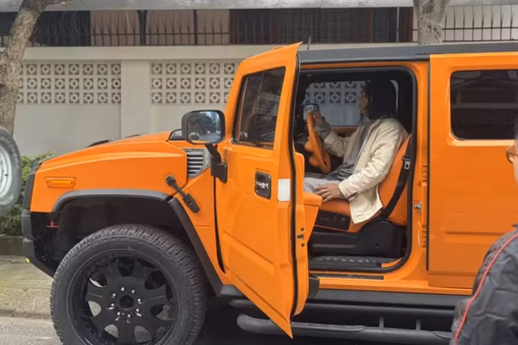 Cụ ông tậu "quái vật" Hummer H2 gần 3 tỷ đồng ở Hà Nội - Hình 3 Cu ong tau