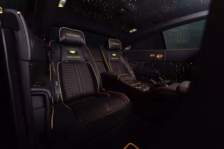 Mansory "hô biến" Rolls-Royce Wraith thành kiệt tác sợi carbon vàng 24k - Hình 7 Mansory