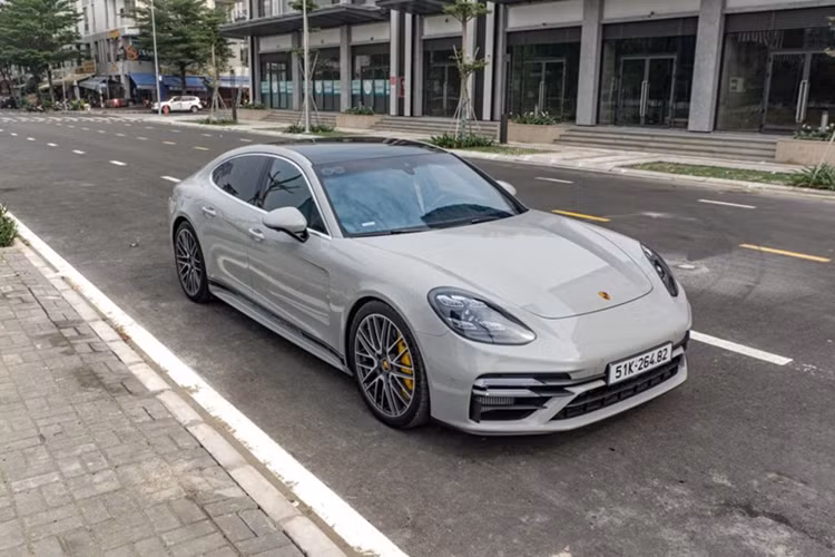 Porsche Panamera Turbo S của "Qua Vũ" rớt giá còn hơn 9 tỷ đồng Porsche Panamera Turbo S cua