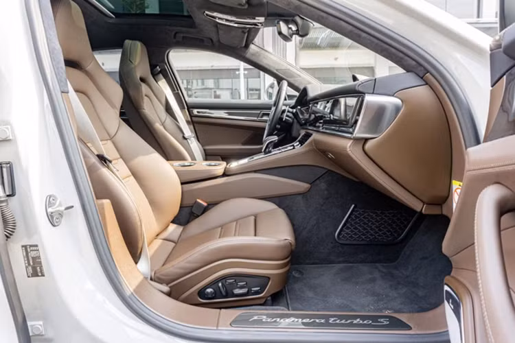 Porsche Panamera Turbo S của "Qua Vũ" rớt giá còn hơn 9 tỷ đồng - Hình 5 Porsche Panamera Turbo S cua