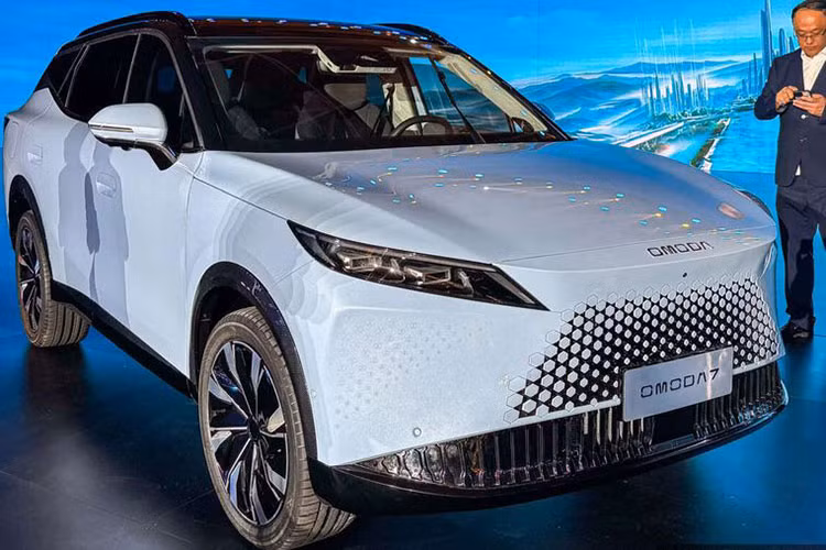Omoda C7 PHEV 2025 - CUV cỡ C "ăn xăng" chỉ 4,89 lít/100km - Hình 10 Omoda C7 PHEV 2025 - CUV co C