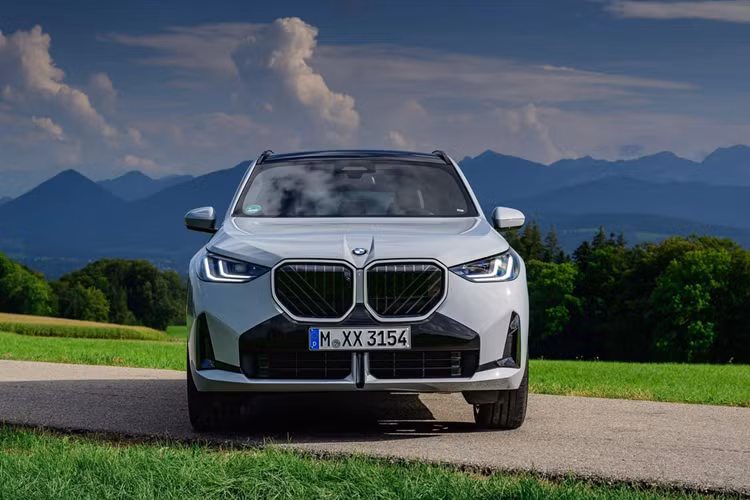 BMW X3 2025 sap ra mat Viet Nam, san sang 