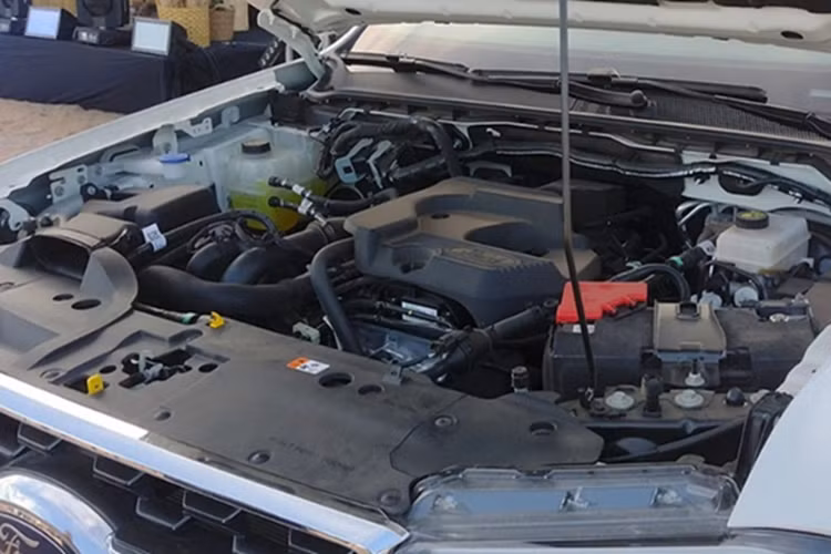 Ford Everest 2025 ra mat voi dong co manh 300 ma luc-Hinh-4