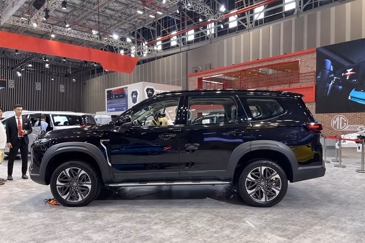 MG D90 2025 ra mắt - SUV 7 chỗ “thách thức” Ford Everest - Hình 7 MG D90 2025 ra mat - SUV 7 cho “thach thuc” Ford Everest-Hinh-7