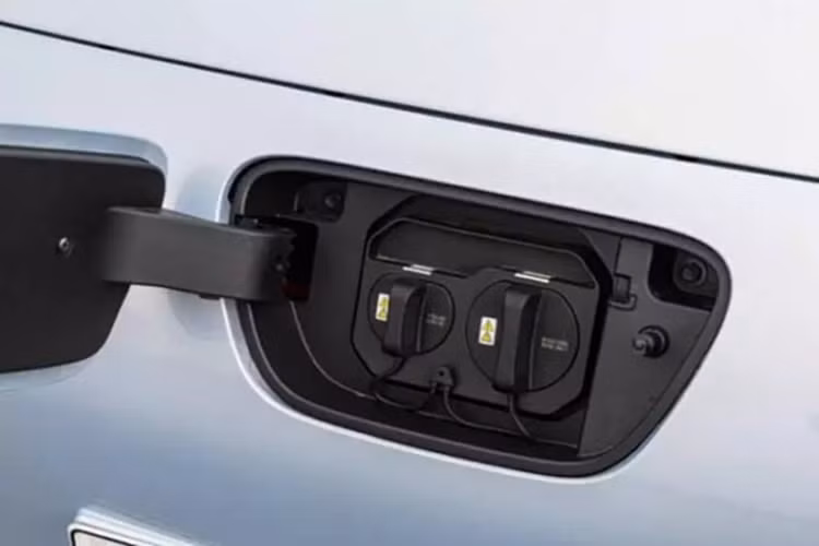 Cận cảnh Wuling Hongguang Mini EV 5 cửa siêu rẻ từ 147 triệu đồng - Hình 8 Can canh Wuling Hongguang Mini EV 5 cua sieu re tu 147 trieu dong-Hinh-8