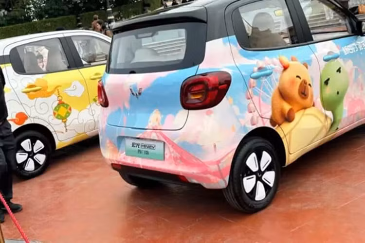 Cận cảnh Wuling Hongguang Mini EV 5 cửa siêu rẻ từ 147 triệu đồng - Hình 4 Can canh Wuling Hongguang Mini EV 5 cua sieu re tu 147 trieu dong-Hinh-4