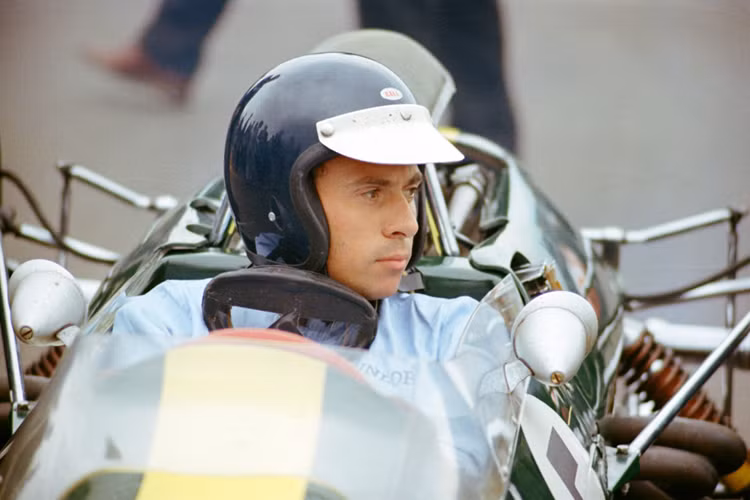 Lotus Emira Clark Edition tu 3.79 ty dong, tri an Jim Clark-Hinh-3
