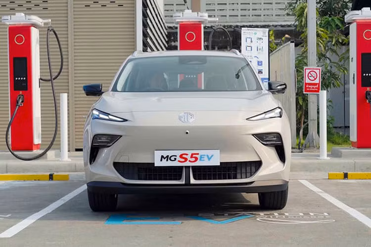 Soi SUV dien MG S5 EV tu 670 trieu dong, sap ve Viet Nam-Hinh-12