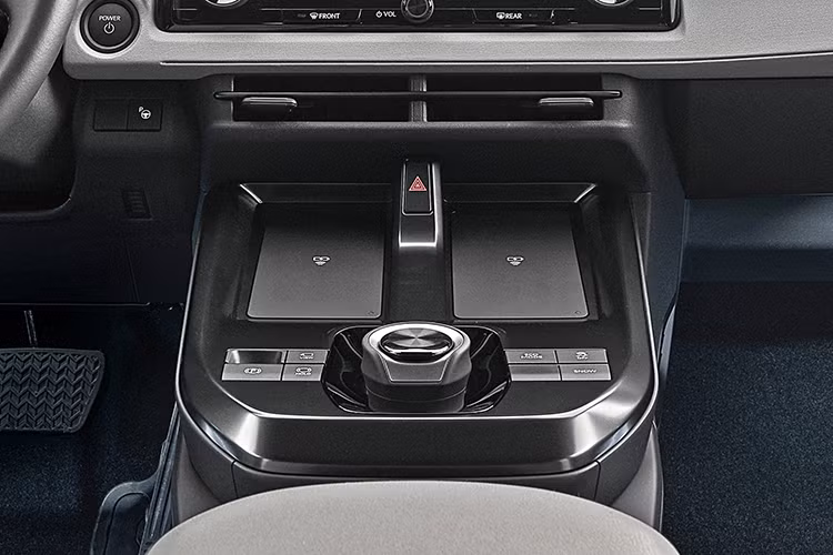 SUV điện Toyota C-HR+ 2025 ra mắt, cùng phân khúc VinFast VF8 - Hình 4 SUV dien Toyota C-HR+ 2025 ra mat, cung phan khuc VinFast VF8-Hinh-4