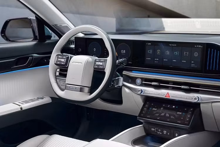 Hyundai Grandeur nâng cấp, chạy 100km không "uống một giọt xăng" - Hình 4 Hyundai Grandeur nang cap, chay 100km khong