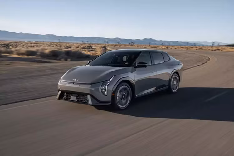 Kia EV4 hatchback và sedan - “món lạ” cho thị trường ôtô điện Kia EV4 hatchback va sedan - “mon la” cho thi truong oto dien