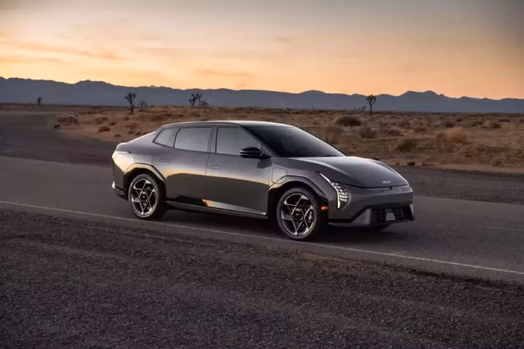 Kia EV4 hatchback và sedan - “món lạ” cho thị trường ôtô điện - Hình 3 Kia EV4 hatchback va sedan - “mon la” cho thi truong oto dien-Hinh-3