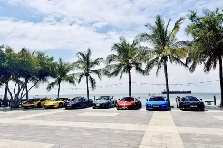 Xem dàn siêu xe bạc tỷ của đại gia Việt "phượt" biển Vũng Tàu - Hình 4 Xem dan sieu xe bac ty cua dai gia Viet
