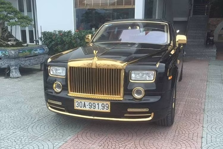 Đại gia Hà Nội bán Rolls-Royce Phantom rồng dát vàng hơn 9 tỷ - Hình 6 Dai gia Ha Noi ban Rolls-Royce Phantom rong dat vang hon 9 ty-Hinh-6