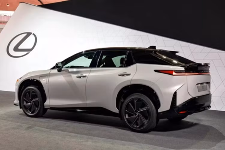 SUV điện Lexus RZ 2025 ra mắt, chạy tối đa 575 km/lần sạc - Hình 9 SUV dien Lexus RZ 2025 ra mat, chay toi da 575 km/lan sac-Hinh-9