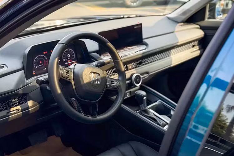 Honda Accord 2025 phiên bản máy xăng chính thức trình làng - Hình 6 Honda Accord 2025 phien ban may xang chinh thuc trinh lang-Hinh-6