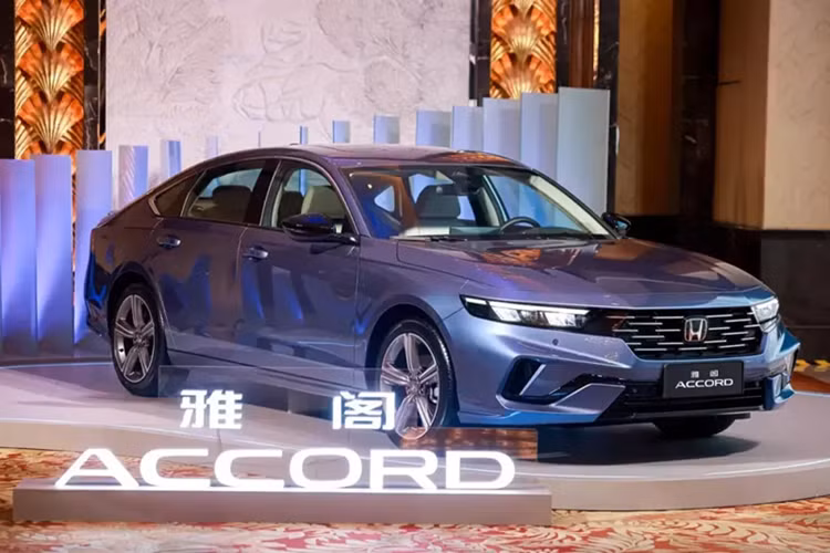 Honda Accord 2025 phiên bản máy xăng chính thức trình làng Honda Accord 2025 phien ban may xang chinh thuc trinh lang