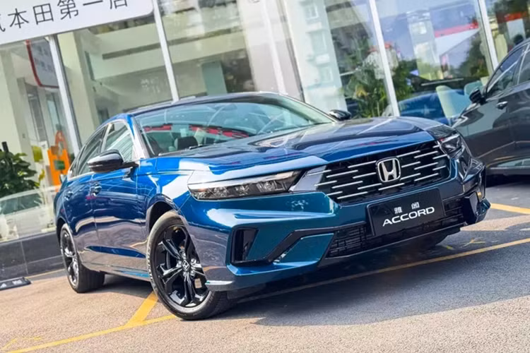 Honda Accord 2025 phiên bản máy xăng chính thức trình làng - Hình 3 Honda Accord 2025 phien ban may xang chinh thuc trinh lang-Hinh-3