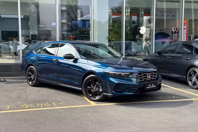 Honda Accord 2025 phiên bản máy xăng chính thức trình làng - Hình 5 Honda Accord 2025 phien ban may xang chinh thuc trinh lang-Hinh-5