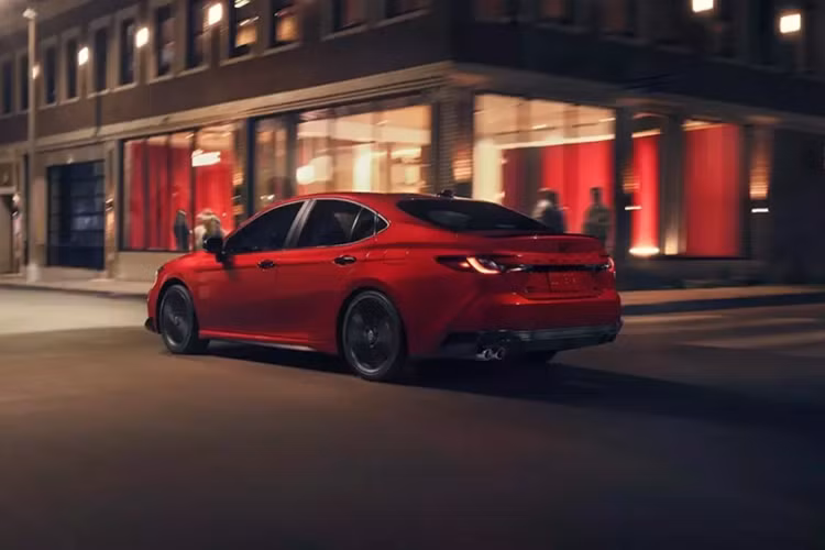 Chi tiết Toyota Camry Nightshade Edition 2026 mới vừa ra mắt - Hình 4 Chi tiet Toyota Camry Nightshade Edition 2026 moi vua ra mat-Hinh-4