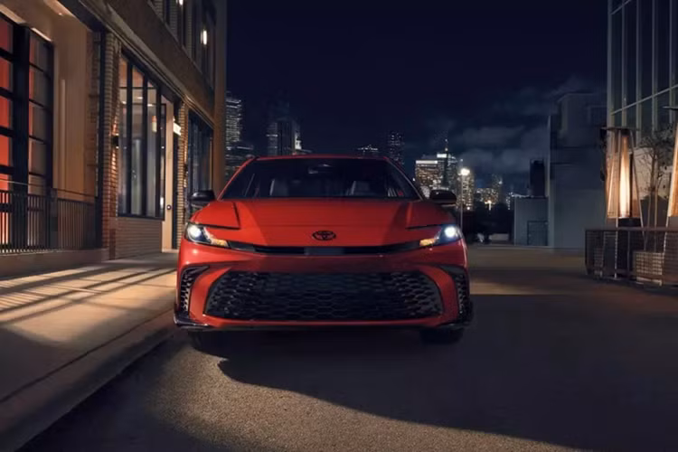 Chi tiết Toyota Camry Nightshade Edition 2026 mới vừa ra mắt - Hình 2 Chi tiet Toyota Camry Nightshade Edition 2026 moi vua ra mat-Hinh-2