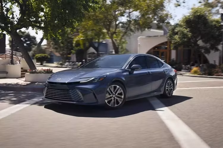 Chi tiết Toyota Camry Nightshade Edition 2026 mới vừa ra mắt - Hình 5 Chi tiet Toyota Camry Nightshade Edition 2026 moi vua ra mat-Hinh-5