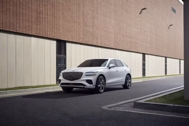 Genesis GV70 2025 mới chỉ từ 1,22 tỷ đồng, "đấu" Mercedes-Benz GLC - Hình 3 Genesis GV70 2025 moi chi tu 1,22 ty dong,